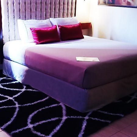 Dulcinea Hotel And Suites Đảo Mactan Ngoại thất bức ảnh