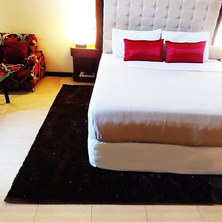 Dulcinea Hotel And Suites Đảo Mactan Ngoại thất bức ảnh