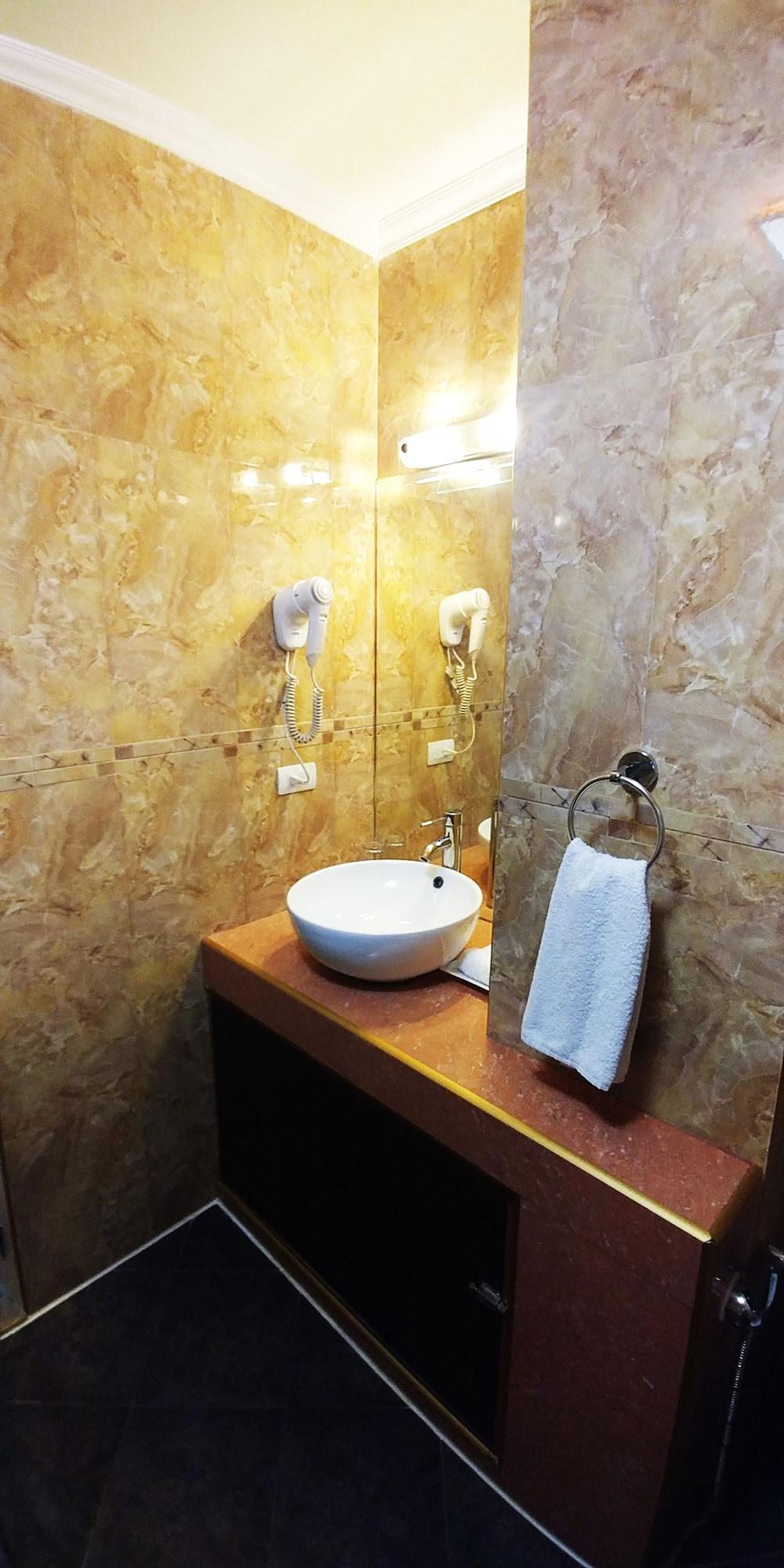 Dulcinea Hotel And Suites Đảo Mactan Ngoại thất bức ảnh