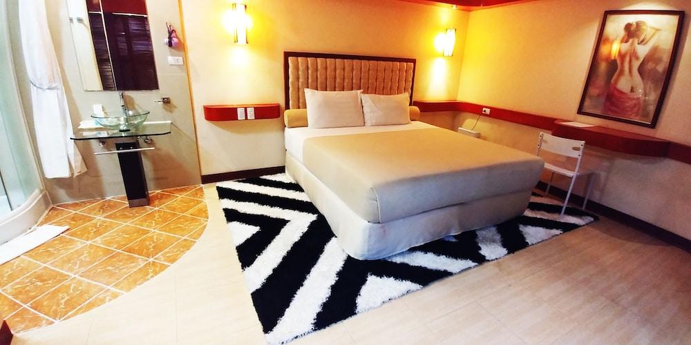 Dulcinea Hotel And Suites Đảo Mactan Ngoại thất bức ảnh