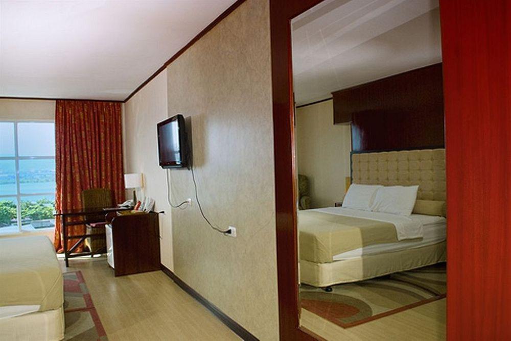 Dulcinea Hotel And Suites Đảo Mactan Ngoại thất bức ảnh
