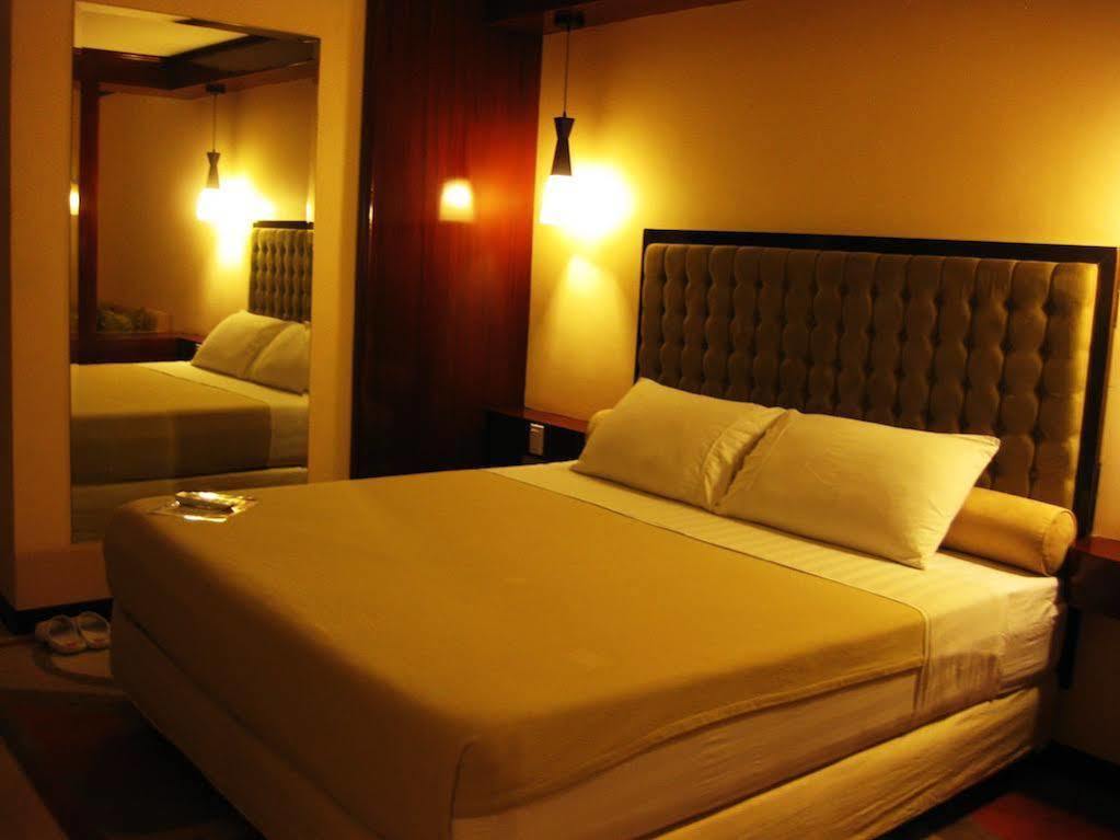 Dulcinea Hotel And Suites Đảo Mactan Ngoại thất bức ảnh