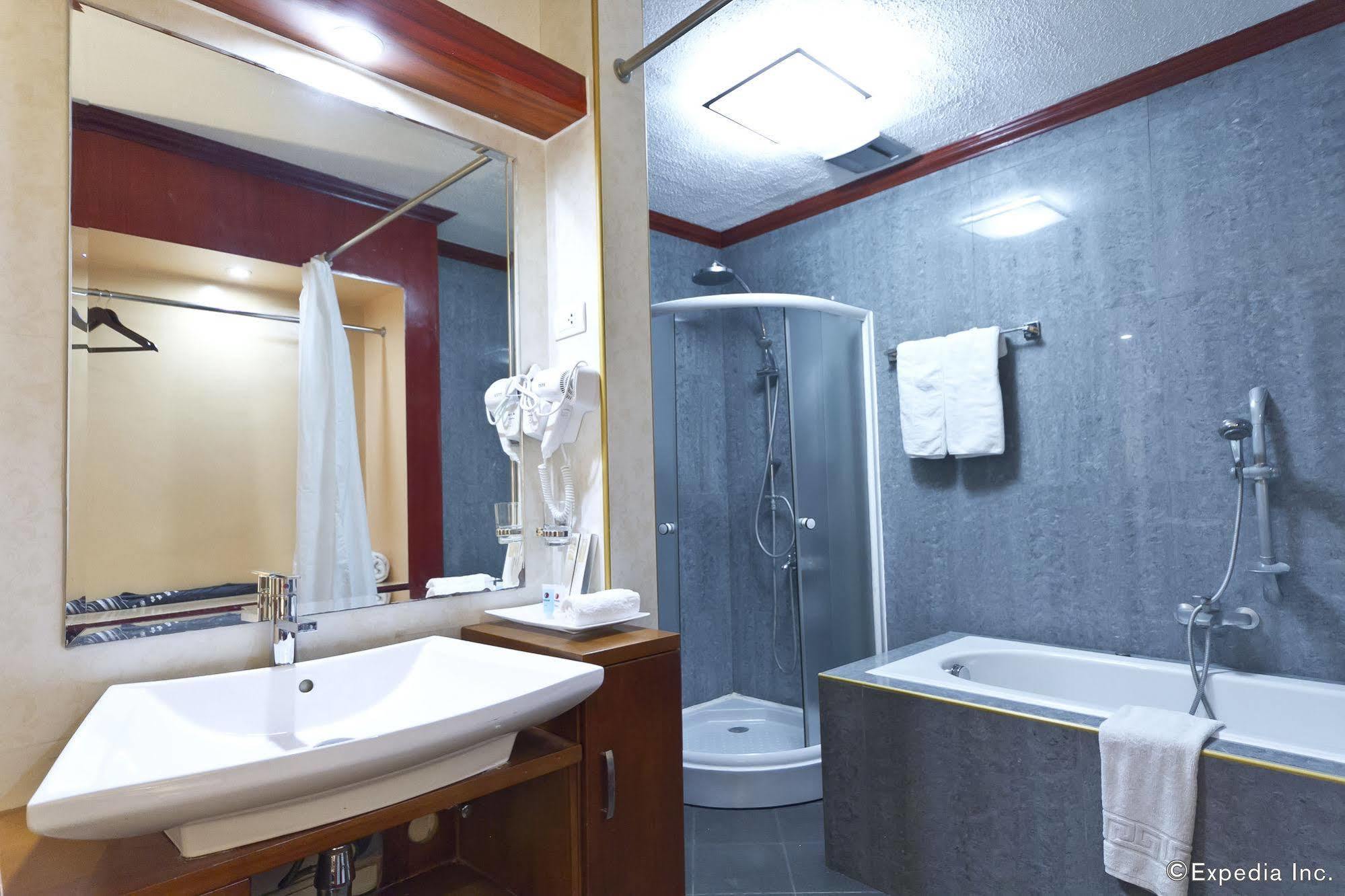 Dulcinea Hotel And Suites Đảo Mactan Ngoại thất bức ảnh