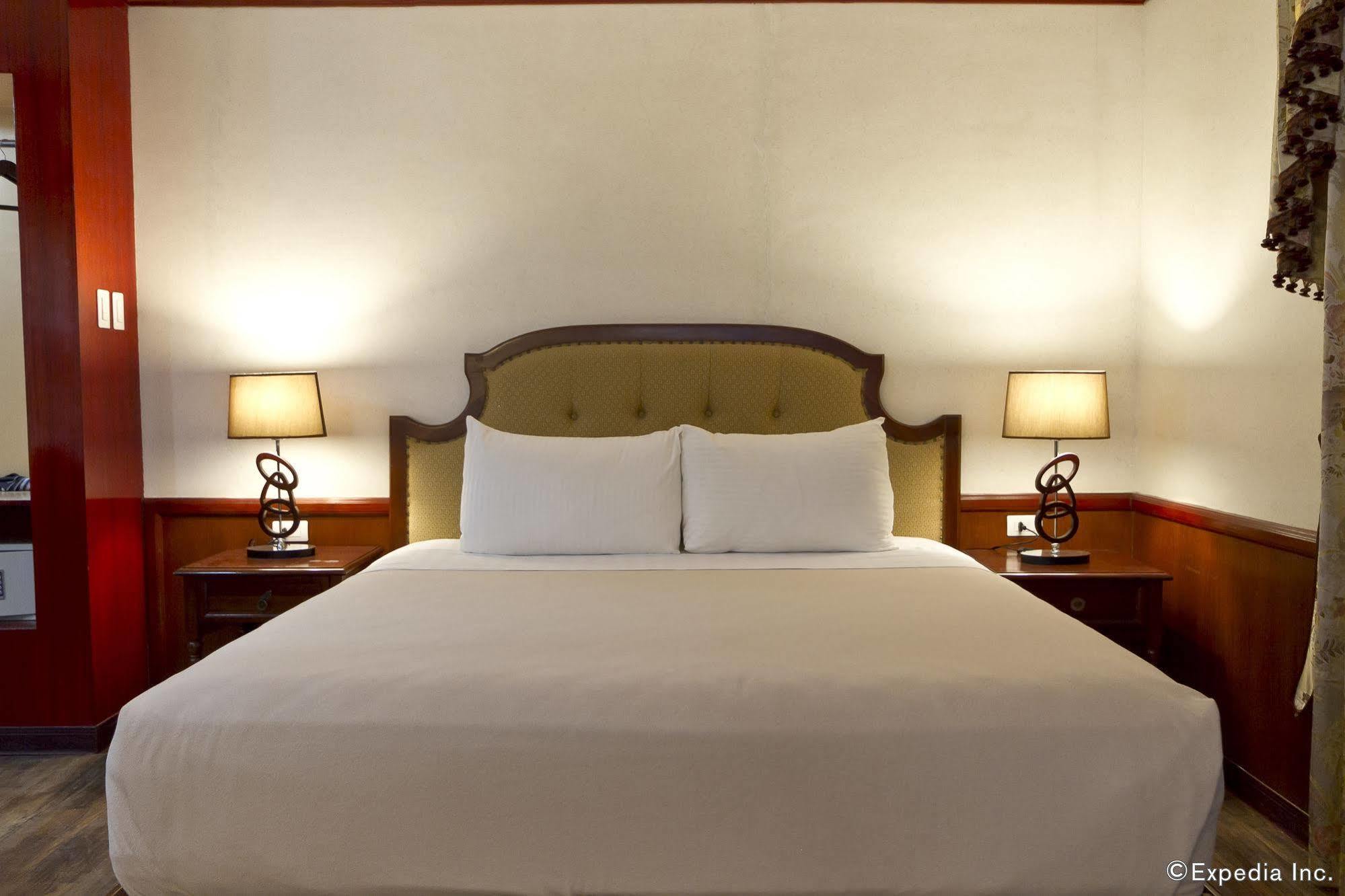 Dulcinea Hotel And Suites Đảo Mactan Ngoại thất bức ảnh